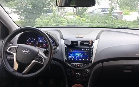 Hyundai Solaris II рестайлинг, 2013 год, 750 000 рублей, 8 фотография