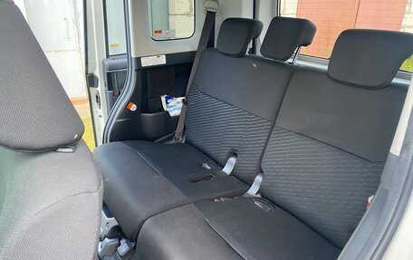 Toyota Roomy I, 2019 год, 930 000 рублей, 11 фотография
