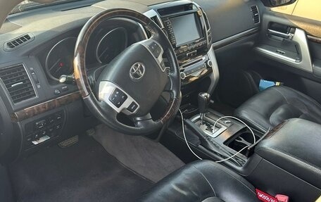Toyota Land Cruiser 200, 2012 год, 2 800 000 рублей, 3 фотография
