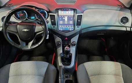 Chevrolet Cruze II, 2010 год, 499 000 рублей, 9 фотография