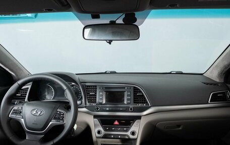 Hyundai Elantra VI рестайлинг, 2017 год, 1 300 000 рублей, 6 фотография