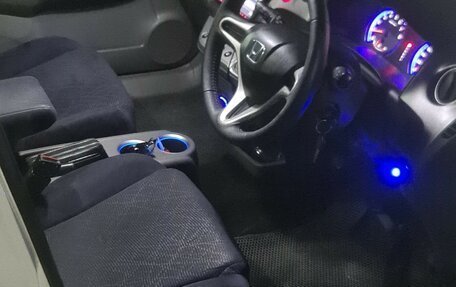 Honda Stream II, 2010 год, 1 099 000 рублей, 32 фотография