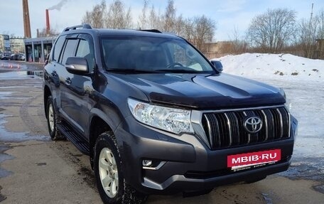 Toyota Land Cruiser Prado 150 рестайлинг 2, 2021 год, 5 000 000 рублей, 3 фотография