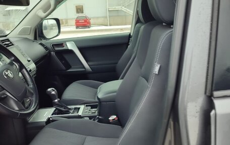 Toyota Land Cruiser Prado 150 рестайлинг 2, 2021 год, 5 000 000 рублей, 15 фотография
