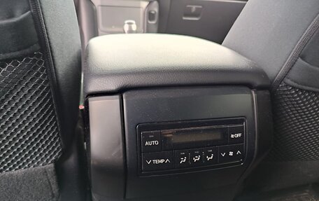 Toyota Land Cruiser Prado 150 рестайлинг 2, 2021 год, 5 000 000 рублей, 19 фотография