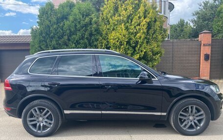 Volkswagen Touareg III, 2010 год, 2 320 000 рублей, 2 фотография