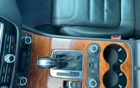 Volkswagen Touareg III, 2010 год, 2 320 000 рублей, 13 фотография
