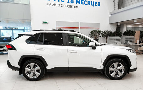 Toyota RAV4, 2021 год, 3 856 000 рублей, 8 фотография