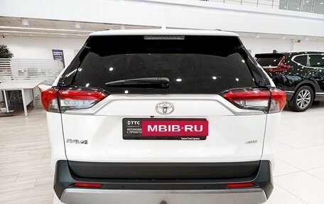 Toyota RAV4, 2021 год, 3 856 000 рублей, 10 фотография