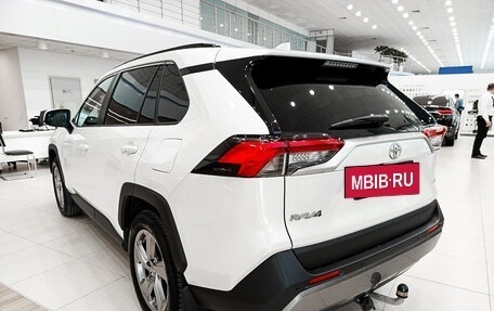 Toyota RAV4, 2021 год, 3 856 000 рублей, 11 фотография