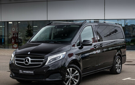 Mercedes-Benz V-Класс, 2017 год, 3 900 000 рублей, 2 фотография