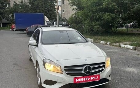 Mercedes-Benz A-Класс, 2013 год, 1 330 000 рублей, 2 фотография