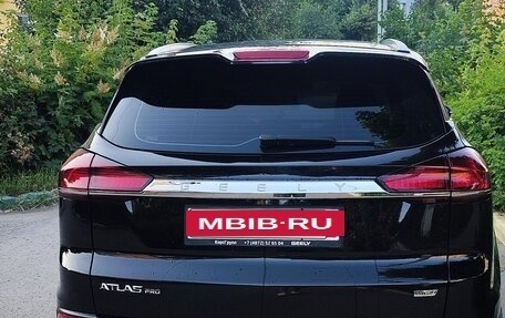 Geely Atlas, 2023 год, 2 600 000 рублей, 3 фотография
