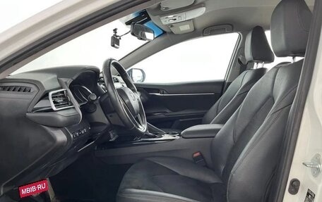 Toyota Camry, 2020 год, 2 650 000 рублей, 7 фотография