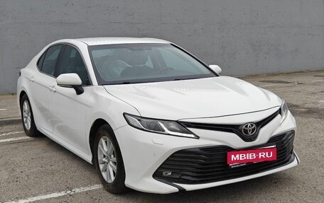 Toyota Camry, 2020 год, 2 650 000 рублей, 16 фотография