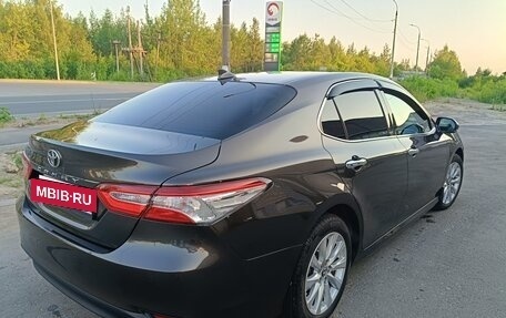 Toyota Camry, 2018 год, 3 000 000 рублей, 2 фотография