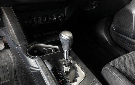 Toyota RAV4, 2019 год, 3 052 800 рублей, 5 фотография