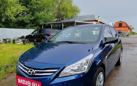 Hyundai Solaris II рестайлинг, 2015 год, 855 000 рублей, 2 фотография