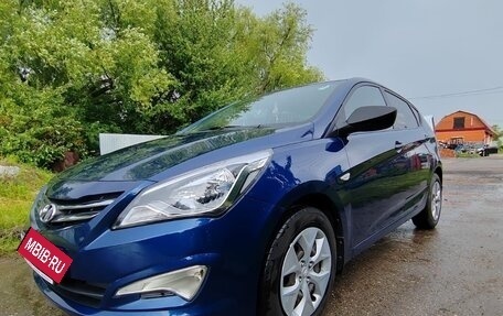 Hyundai Solaris II рестайлинг, 2015 год, 855 000 рублей, 5 фотография