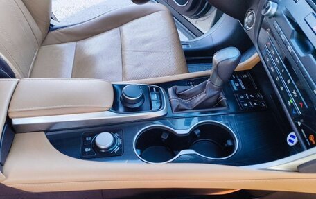 Lexus RX IV рестайлинг, 2016 год, 3 800 000 рублей, 11 фотография