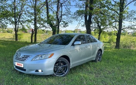 Toyota Camry, 2006 год, 700 000 рублей, 2 фотография