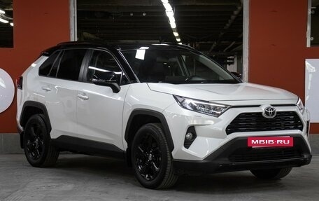 Toyota RAV4, 2021 год, 3 398 000 рублей, 3 фотография