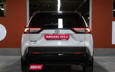 Toyota RAV4, 2021 год, 3 398 000 рублей, 6 фотография