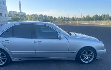 Mercedes-Benz E-Класс, 2000 год, 600 000 рублей, 3 фотография