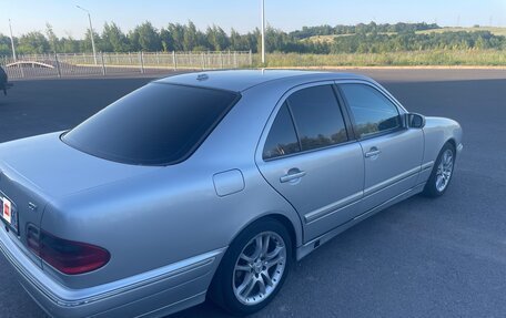 Mercedes-Benz E-Класс, 2000 год, 600 000 рублей, 4 фотография