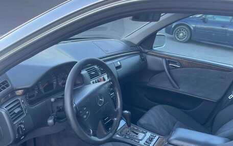 Mercedes-Benz E-Класс, 2000 год, 600 000 рублей, 13 фотография