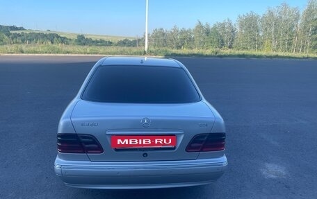 Mercedes-Benz E-Класс, 2000 год, 600 000 рублей, 6 фотография