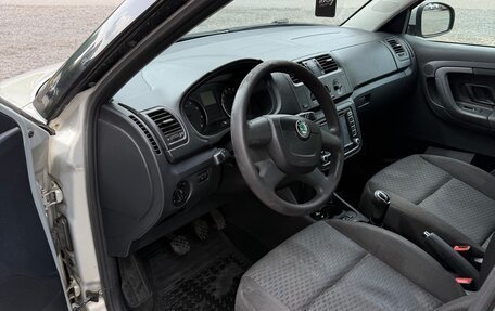 Skoda Fabia II, 2013 год, 380 000 рублей, 2 фотография