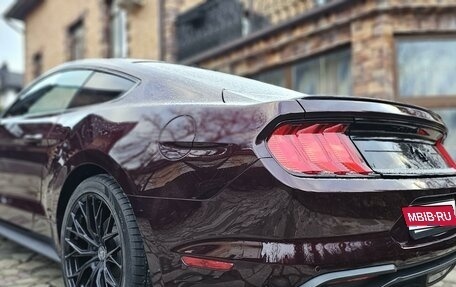 Ford Mustang VI рестайлинг, 2018 год, 2 200 000 рублей, 1 фотография