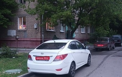 Hyundai Solaris II рестайлинг, 2013 год, 560 000 рублей, 1 фотография