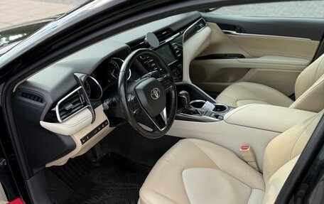 Toyota Camry, 2018 год, 2 800 000 рублей, 7 фотография