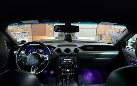 Ford Mustang VI рестайлинг, 2018 год, 2 200 000 рублей, 11 фотография