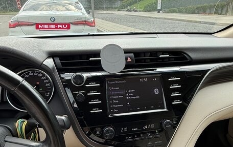 Toyota Camry, 2018 год, 2 800 000 рублей, 11 фотография