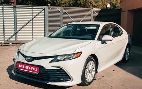 Toyota Camry, 2024 год, 3 250 000 рублей, 5 фотография