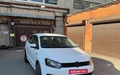 Volkswagen Polo VI (EU Market), 2014 год, 540 000 рублей, 2 фотография
