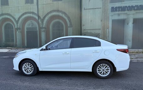KIA Rio IV, 2018 год, 1 850 000 рублей, 3 фотография