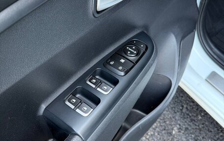KIA Rio IV, 2018 год, 1 850 000 рублей, 10 фотография