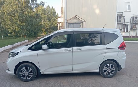 Honda Freed II, 2020 год, 1 630 000 рублей, 2 фотография