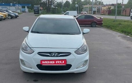 Hyundai Solaris II рестайлинг, 2013 год, 560 000 рублей, 2 фотография