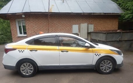 Hyundai Solaris II рестайлинг, 2019 год, 875 000 рублей, 5 фотография