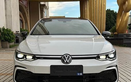Volkswagen Golf VIII, 2022 год, 2 135 000 рублей, 1 фотография