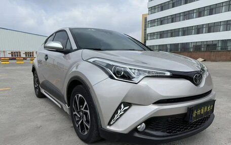 Toyota C-HR I рестайлинг, 2021 год, 1 850 000 рублей, 3 фотография
