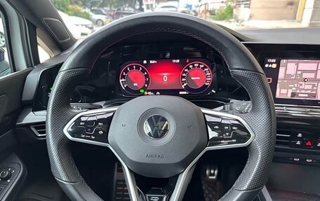 Volkswagen Golf VIII, 2022 год, 2 135 000 рублей, 14 фотография