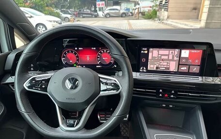 Volkswagen Golf VIII, 2022 год, 2 135 000 рублей, 13 фотография