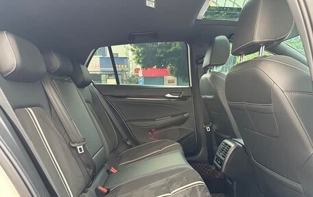 Volkswagen Golf VIII, 2022 год, 2 135 000 рублей, 10 фотография