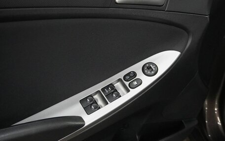 Hyundai Solaris II рестайлинг, 2015 год, 1 018 000 рублей, 15 фотография